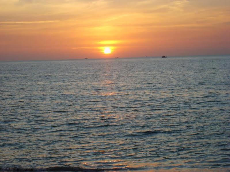 Pineapple pensión Phuket Exterior foto