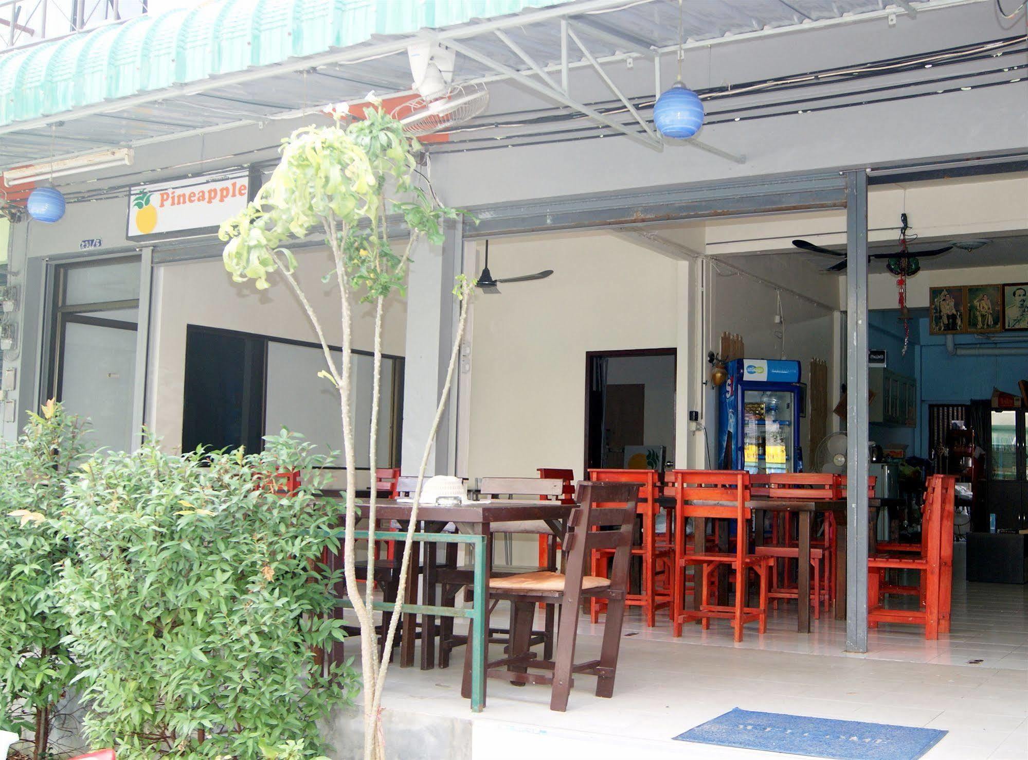 Pineapple pensión Phuket Exterior foto